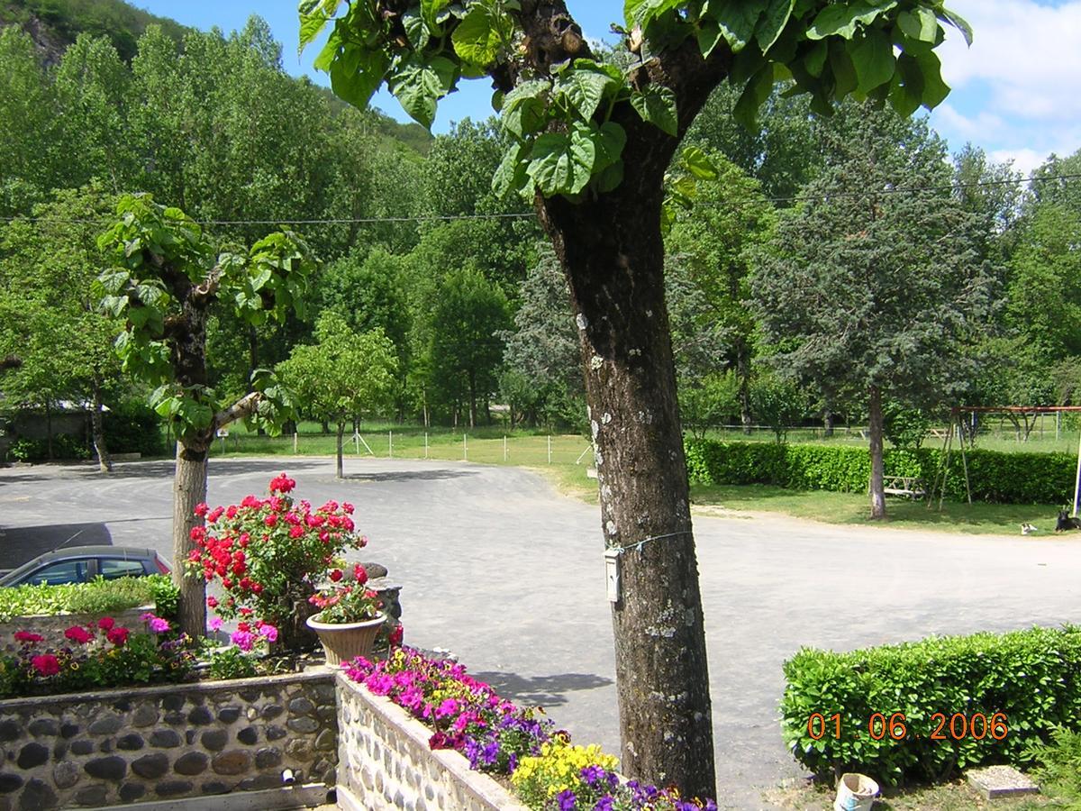 Le Relais de Boralde Hotel Espalion Buitenkant foto