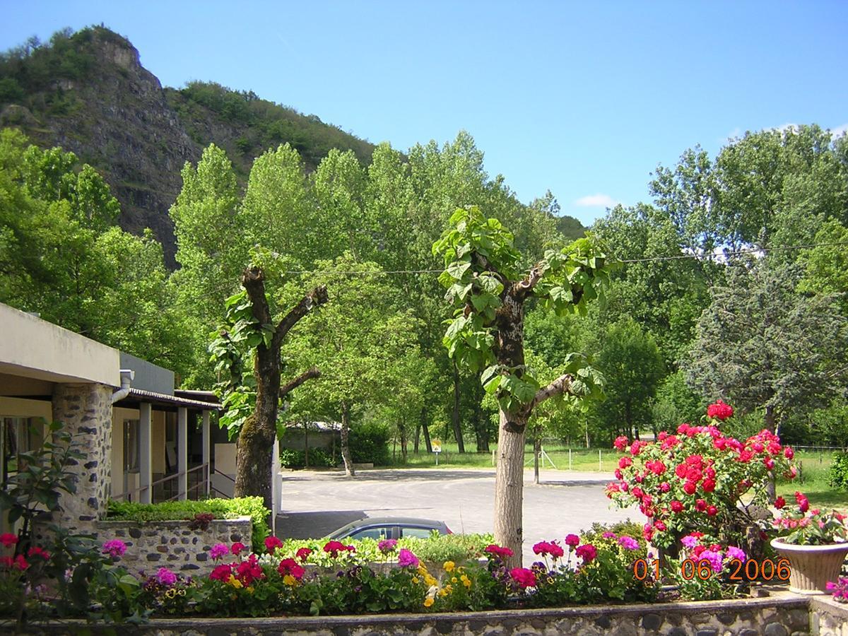 Le Relais de Boralde Hotel Espalion Buitenkant foto